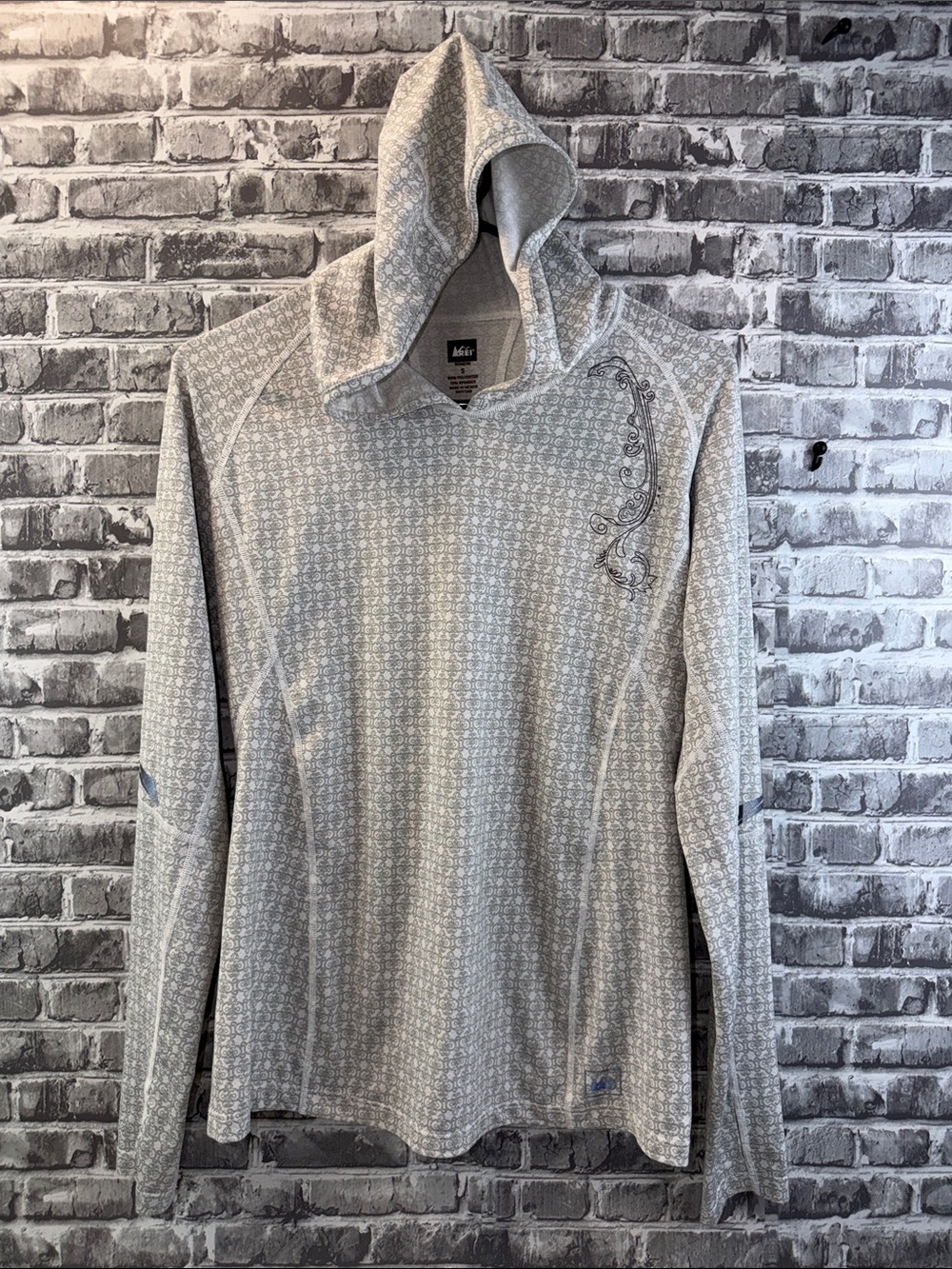 REI‎  Hooded Pullover Sweatshirt in Light Gray Pattern